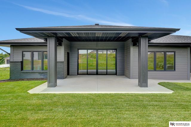 9332 S 86th Street, Lincoln, NE 68526