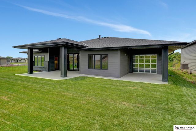 9332 S 86th Street, Lincoln, NE 68526