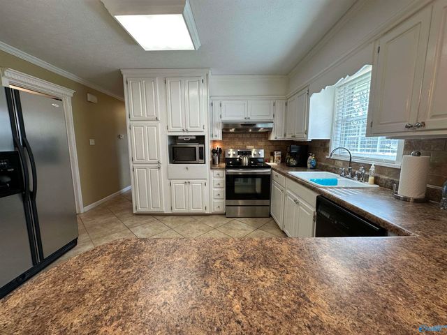 607 East Riverview Drive, Gadsden, AL 35903