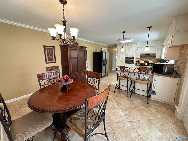 607 East Riverview Drive, Gadsden, AL 35903