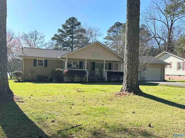 607 East Riverview Drive, Gadsden, AL 35903