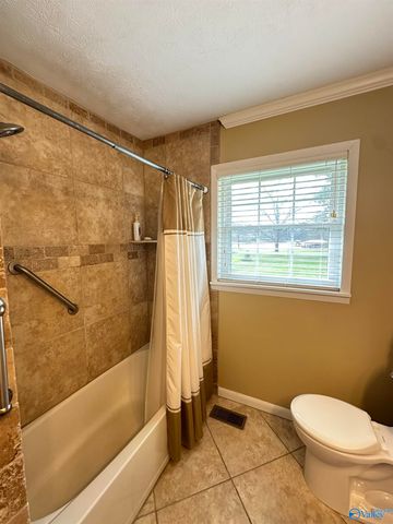 607 East Riverview Drive, Gadsden, AL 35903