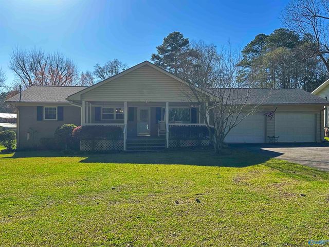 607 East Riverview Drive, Gadsden, AL 35903