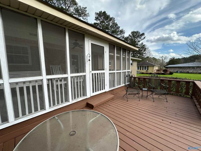 607 East Riverview Drive, Gadsden, AL 35903