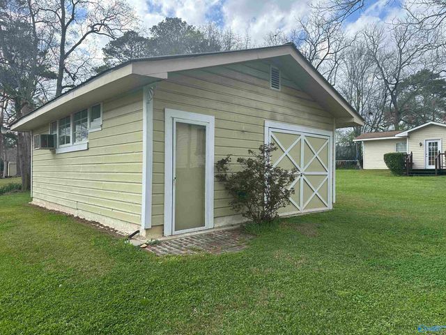 607 East Riverview Drive, Gadsden, AL 35903