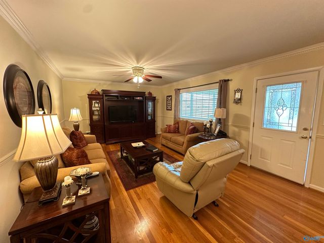 607 East Riverview Drive, Gadsden, AL 35903