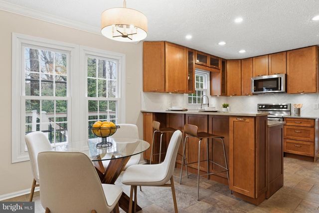 1322 QUAIL RIDGE DR, Reston, VA 20194