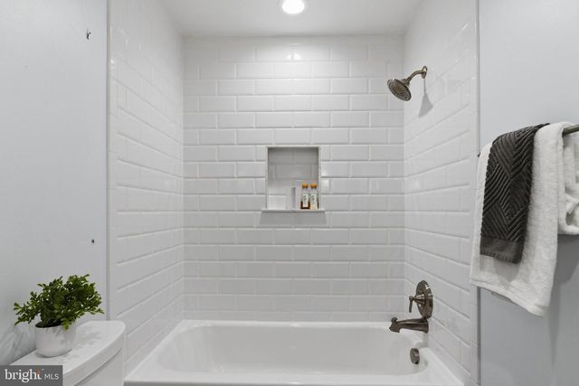 1322 QUAIL RIDGE DR, Reston, VA 20194