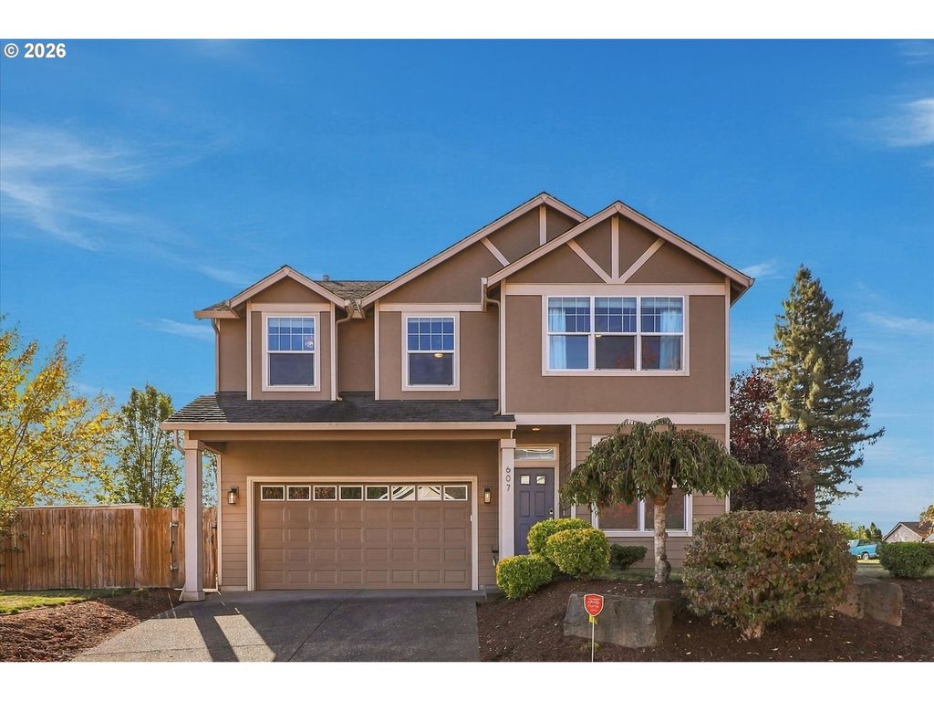 Image 1 of property listing at 607 10TH Ct, Lafayette, OR 97127