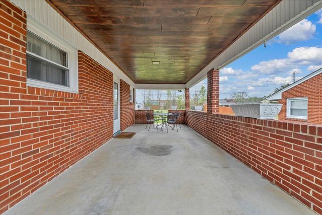 5156 Hazelridge RD, Roanoke, VA 24012