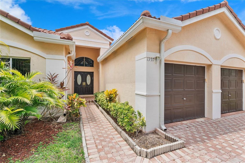 1357 Camellia Ln, Weston, FL 33326