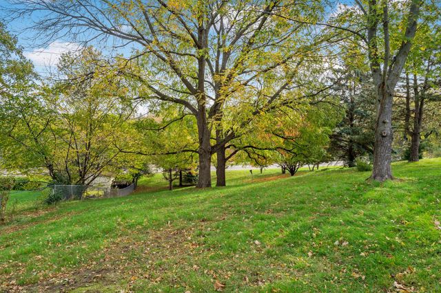 14309 11th Avenue S, Burnsville, MN 55337
