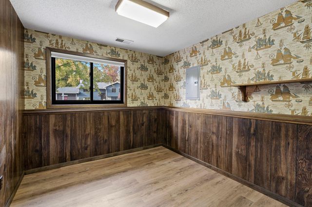 14309 11th Avenue S, Burnsville, MN 55337