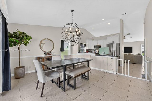 4461 NW 20th Ave, Oakland Park, FL 33309