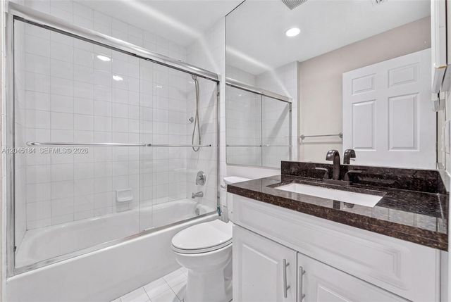 4461 NW 20th Ave, Oakland Park, FL 33309