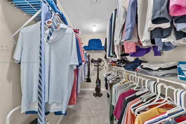 4461 NW 20th Ave, Oakland Park, FL 33309