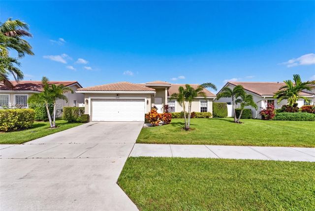 4461 NW 20th Ave, Oakland Park, FL 33309