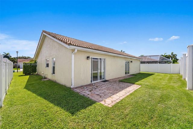 4461 NW 20th Ave, Oakland Park, FL 33309