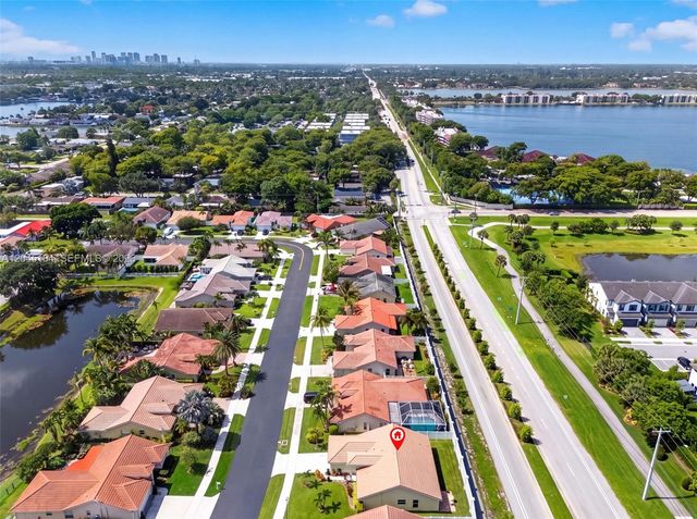 4461 NW 20th Ave, Oakland Park, FL 33309