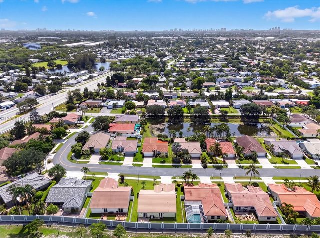 4461 NW 20th Ave, Oakland Park, FL 33309