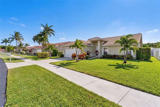 4461 NW 20th Ave, Oakland Park, FL 33309