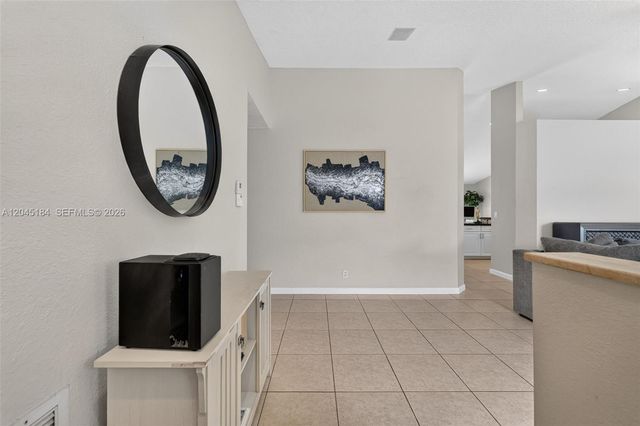 4461 NW 20th Ave, Oakland Park, FL 33309