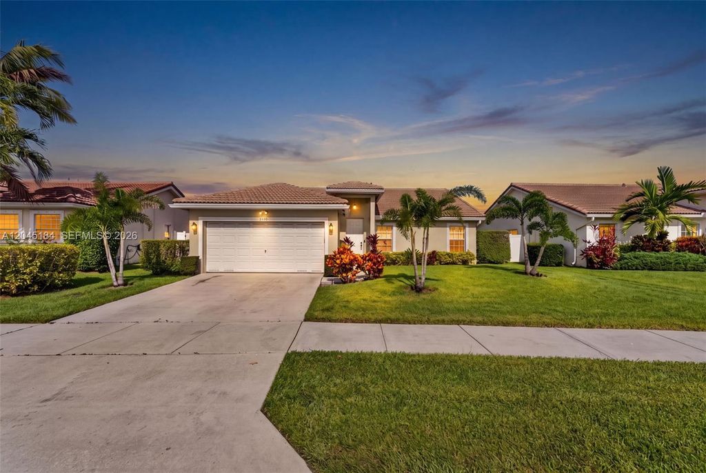 4461 NW 20th Ave, Oakland Park, FL 33309