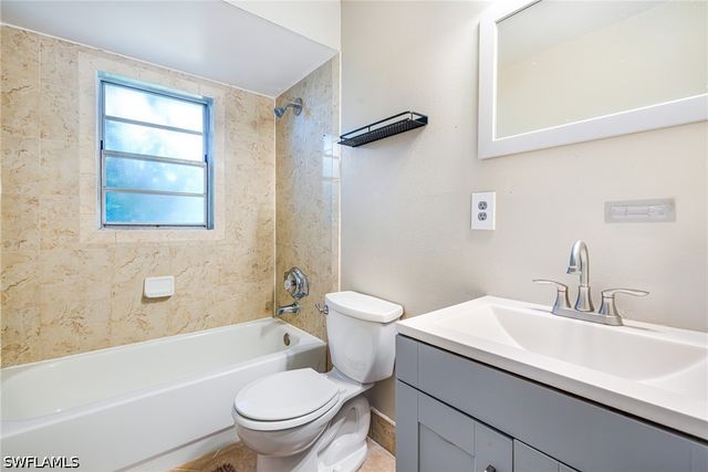 7416 Pine DR, Fort Myers, FL 33967