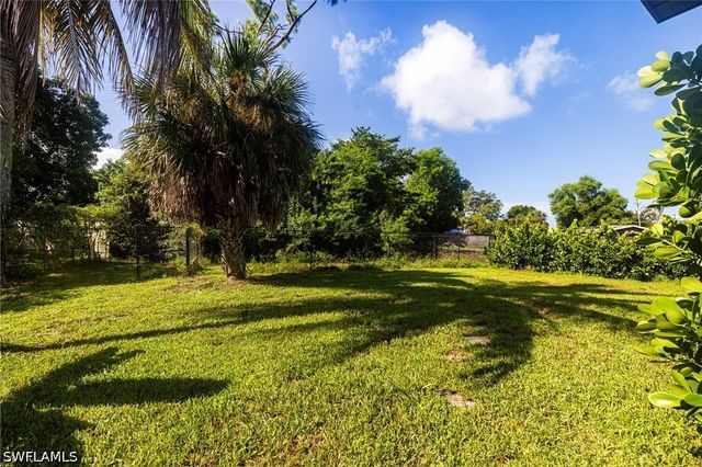 7416 Pine DR, Fort Myers, FL 33967