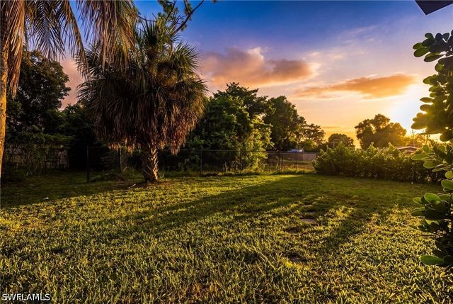 7416 Pine DR, Fort Myers, FL 33967