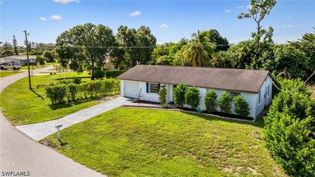 7416 Pine DR, Fort Myers, FL 33967
