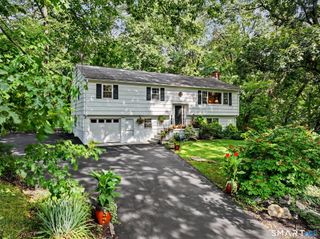 16 Brookhill Lane, Norwalk, CT 06851