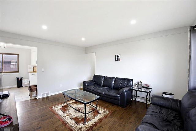 15650 Flanagan Street, Roseville, MI 48066