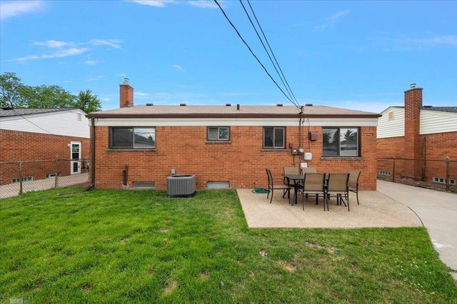 15650 Flanagan Street, Roseville, MI 48066