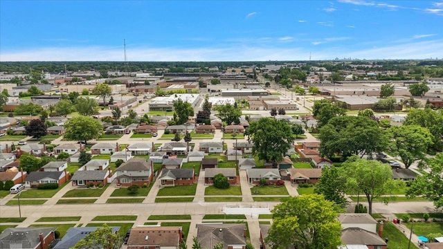 15650 Flanagan Street, Roseville, MI 48066