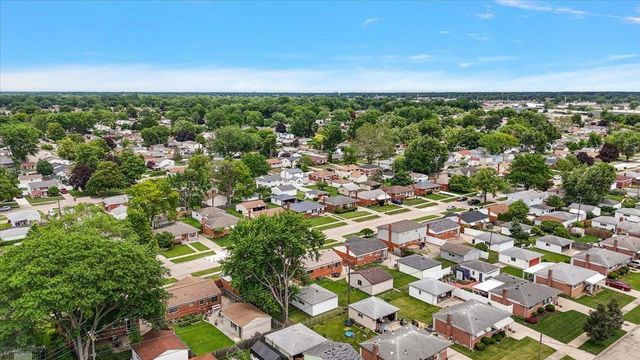 15650 Flanagan Street, Roseville, MI 48066
