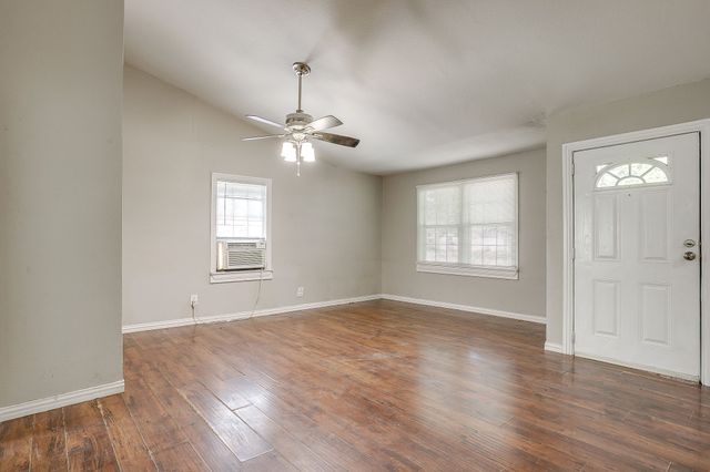 822 Ronald Street, White Settlement, TX 76108