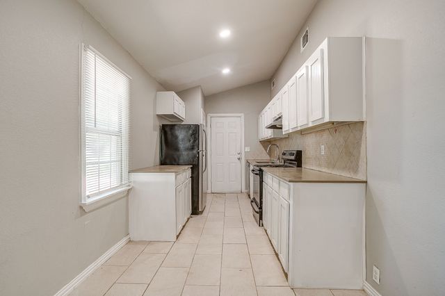 822 Ronald Street, White Settlement, TX 76108