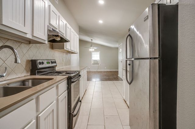 822 Ronald Street, White Settlement, TX 76108