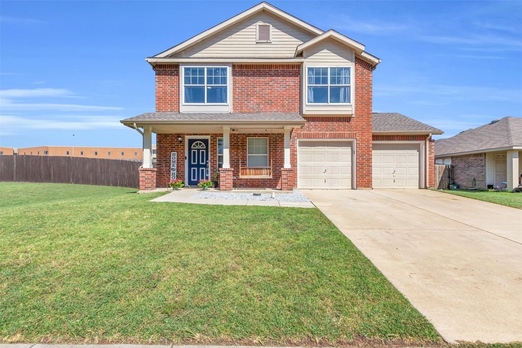 720 Deauville Drive, Fort Worth, TX 76108