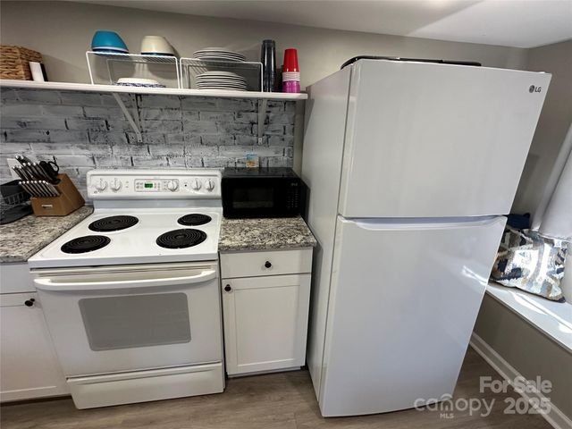 160 Cardinal Drive, New London, NC 28127