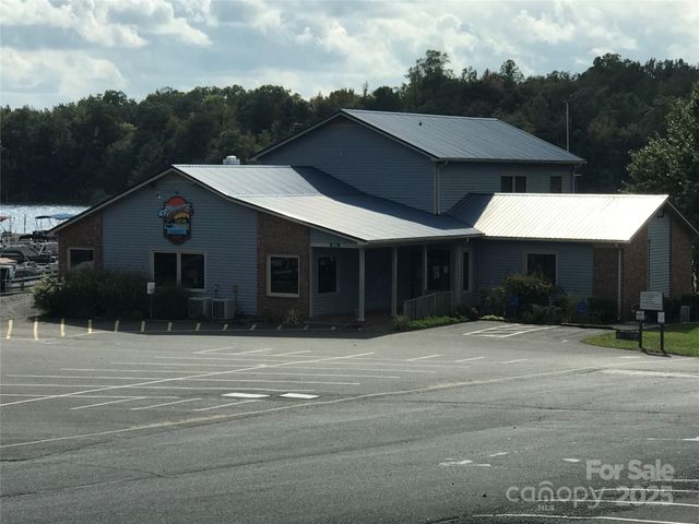 160 Cardinal Drive, New London, NC 28127