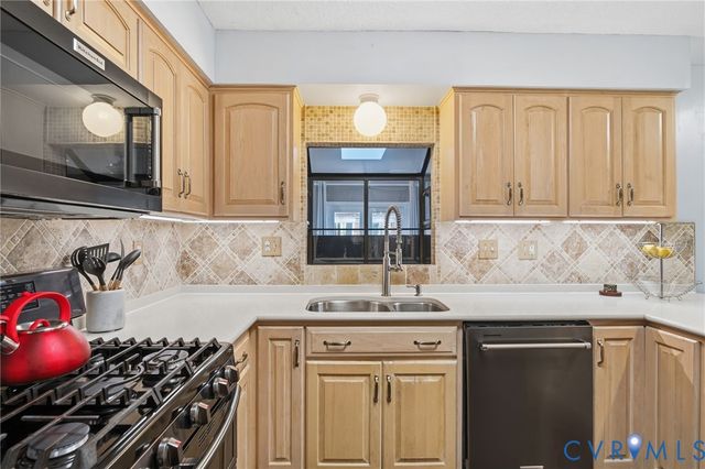 2305 Pathfinder Pl, Henrico, VA 23294