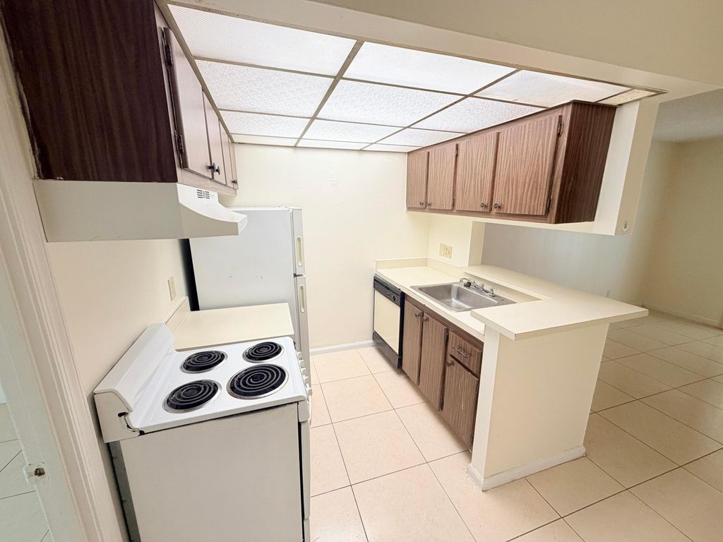 1500 N CONGRESS Avenue A113, West Palm Beach, FL 33401