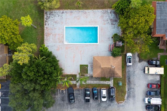 6580 W 27th Ct 58-21, Hialeah, FL 33016