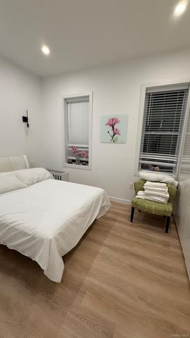 429 27th Avenue, Astoria, NY 11102