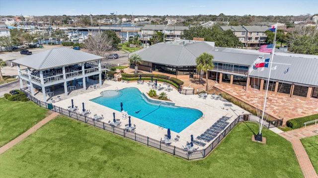 2443 Lakewood Pointe, Seabrook, TX 77586