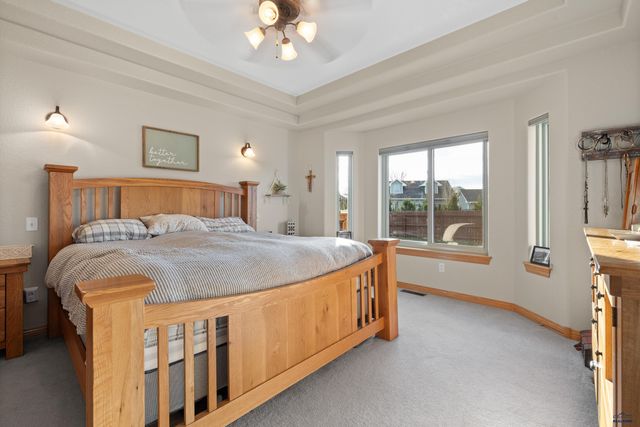 8771 STEAMBOAT LN, Summerset, SD 57769