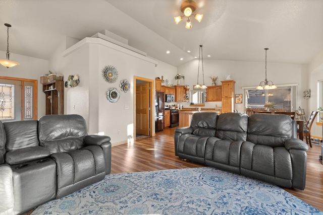 8771 STEAMBOAT LN, Summerset, SD 57769