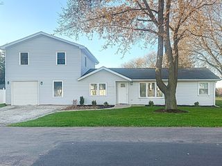 2351 Caton Farm Road, Crest Hill, IL 60403